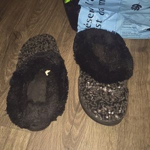 Comfy black sparkle slippers